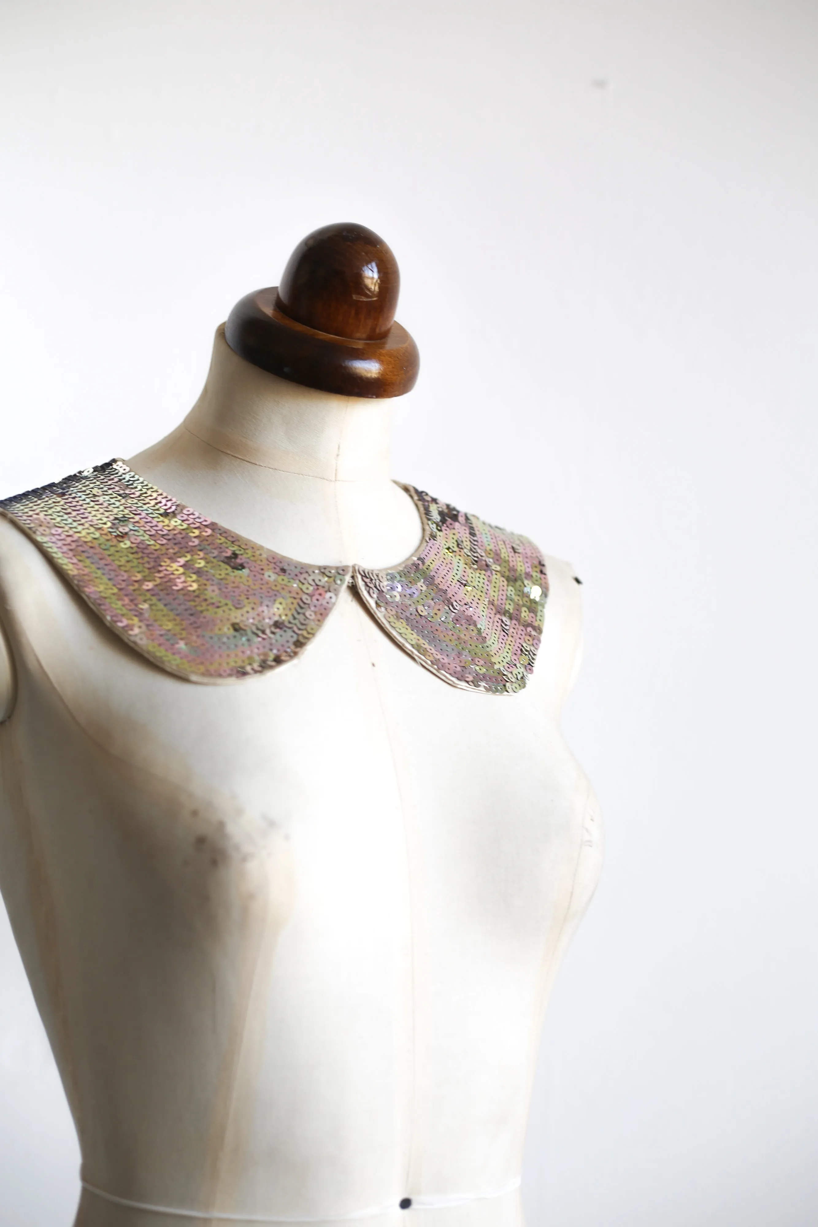 Vintage 1970s Iridescent Sequin Collar